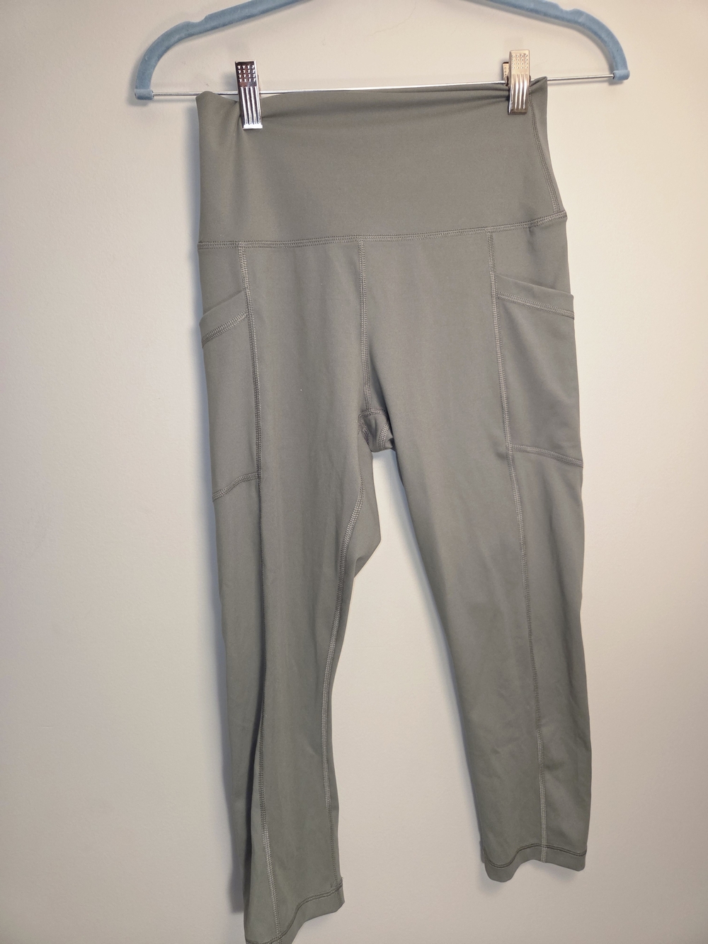 90 Degree By Reflex High-Waist Crop Leggings in Sage Green